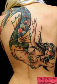 Πολύχρωμο μοτίβο τατουάζ γοργόνα στην πλάτη
