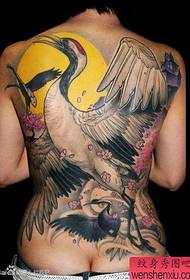 Patrón clásico popular del tatuaje de la grúa de la grúa blanca de espalda completa