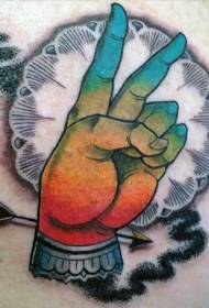 Nova školska šarena muška ruka s uzorkom tetovaže sa strelicom