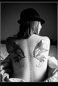 Beauty back leptir petokraka uzorak zvijezde tetovaža