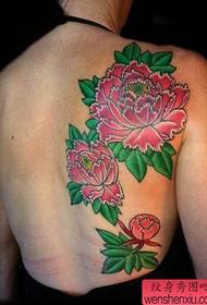 Veteran Tattoo: Slika na polovici hrbta Peony Tattoo