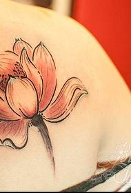 Tattoo show, beveel 'n back lotus tattoo patroon