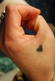 Ručni crni jednostavan ljubavni uzorak tetovaža
