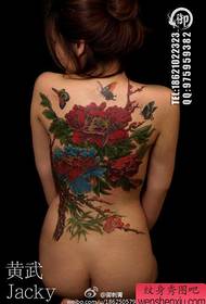 Популарна девојка популарна шема на тетоважи со божури на грбот
