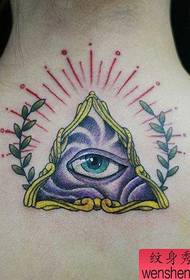 Patrón de tatuaxe de ollos de Deus de moza fermosa popular
