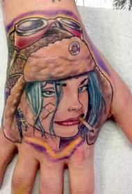 Tattoo yakumbuyo yatsopano yakusukulu yakuda yakuda yakuda