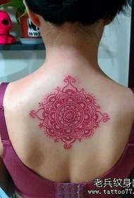 Όμορφο μοτίβο τατουάζ ινδικό στυλ τοτέμ για τα κορίτσια