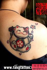 Girl's shoulder cute cat tattoo pattern