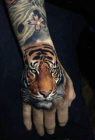 Tiger head tat-tifel tat-tifel bl-idejn tiger ras tatwaġġ stampa