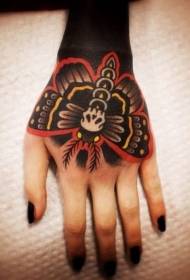Χέρι πίσω παλιό σχολείο χρώμα δροσερό μοτίβο τατουάζ πεταλούδα