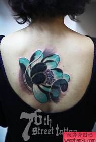 女生后背漂亮流行的莲花纹身图案