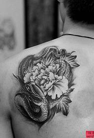 Tattoo show, recommend a snake peony tattoo pattern