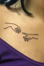 Tatuatge de clavícula de noia femella clavícula a mà negra