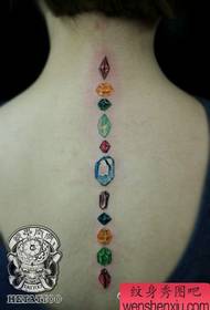 Atgal deimantų tatuiruotės modelis, kuris patinka mergaitėms