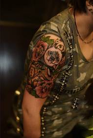 Big arm kat og rose mode tatovering billede