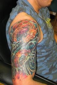 Dragão de água do braço e padrão de tatuagem ondulado