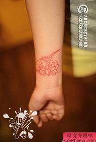 Lengan pola tato lotus garis kecil dan populer