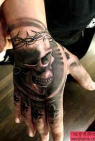 პოპულარული ტატულის tattoo უკანა მხარეს