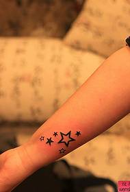 Tattoo montre, rekòmande yon bra senk-pwenti modèl tatoo zetwal