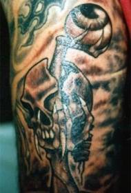 Globo ocular en el patrón de tatuaje de la mano del diablo tatuado