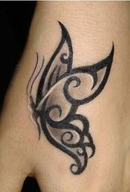 Schéinheetshand Butterfly Totem Tattoo Muster fir d'Bild ze genéissen