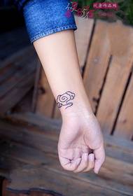 Søte Xiao Xiangyun-tatoveringsbilder på håndleddet