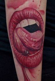 a creative sexy mouth tattoo work