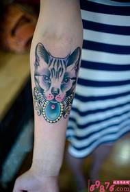 Slatka mačka avatar arm tattoo slika
