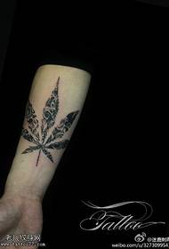 Tattoo show, odporúčame ručné javorové listy tetovanie