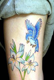 Картина с татуировкой в виде лилии красивая ручная роспись