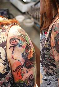 Imagens de avatar feminino de tatuagem de braço grande