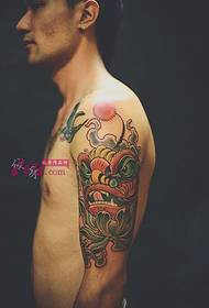 Chinese traditional Tang lion flower arm tattoo picture