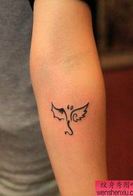 Show de tatuagem, recomendar um padrão de tatuagem de anjo de braço