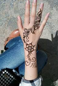 Sebopeho sa feshene Indian tattoo ea tattoo ea Henna