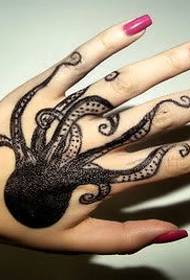 Beautiful hand back personality fashion octopus tattoo picture picture