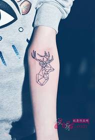 Creative geometric figure deer tattoo picture