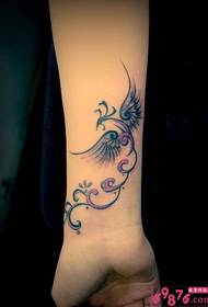 Слична тетоважа на креативната линија за феникс