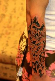 Caj npab hollow totem tattoo txawv