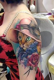 Kadın kol güzel görünümlü renkli kedi dövme desen resmi