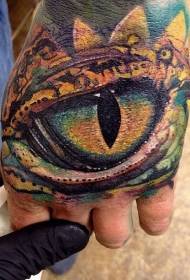 Padrão de tatuagem longan realista na parte de trás da mão