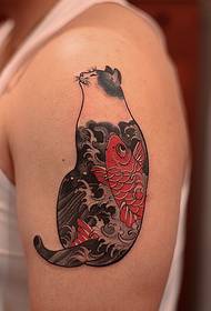 Obraz wzoru tatuażu kota z dużym ramieniem