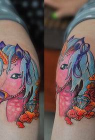 Mata berwarna-warni, gambar tato lengan unicorn