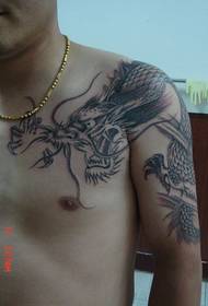 Класическа татуировка на полу-броня на атмосферен дракон