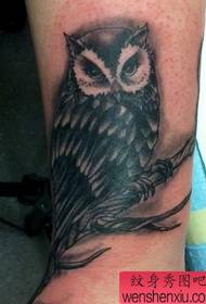 Vzor tetování zápěstí sova