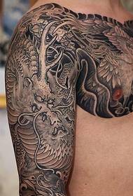 Σούπερ τέλειο κλασικό τατουάζ τατουάζ με το μισό κομμάτι