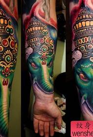 Disegnu di tatuatu di a manu: a manu cum'è un mudellu di tatuu di dio