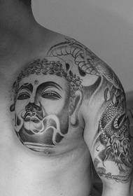 Itim at puting Buddha na rebulto ng half-neck na larawan ng tattoo na guwapo at walang katumbas