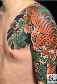 Cool mužské obrázky poloviční zbroje tetování
