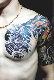 Pusaudžu tetovējums apvienojumā ar kalmāriem un prajnu