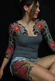 Double hemisphere color tattoo pattern of foreign beauty